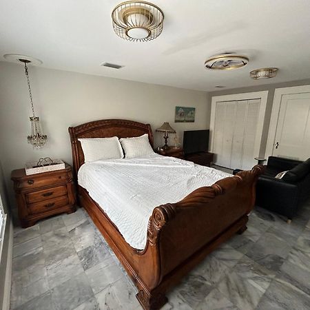 Stylish Bungalow Near Dining, Parks & Entertainment Jacksonville Bagian luar foto