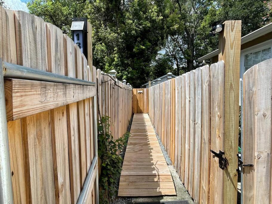Stylish Bungalow Near Dining, Parks & Entertainment Jacksonville Bagian luar foto