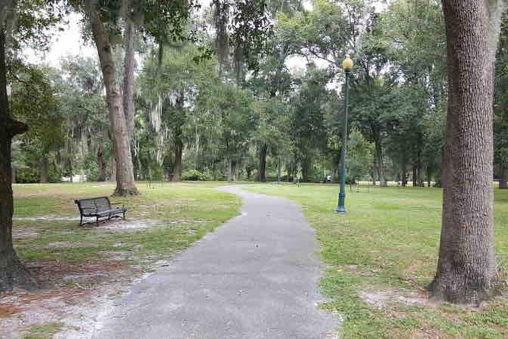 Stylish Bungalow Near Dining, Parks & Entertainment Jacksonville Bagian luar foto